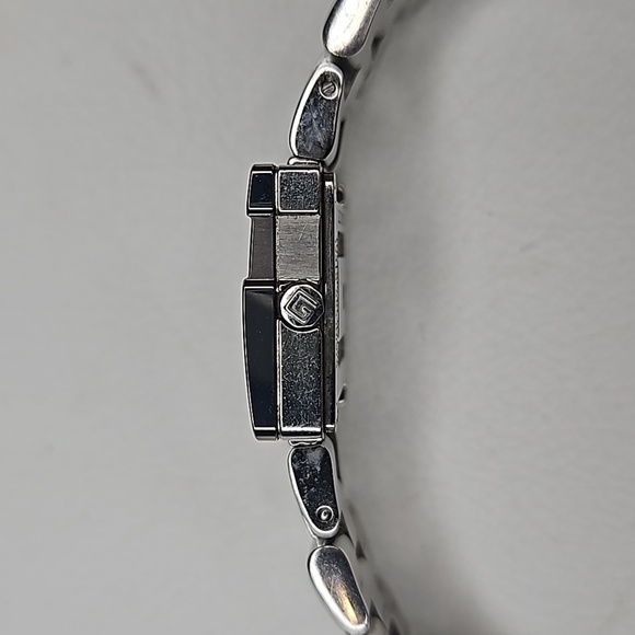 Authentic Gucci "G" 3600L Ladies 29mm Watch - Picture 11 of 13